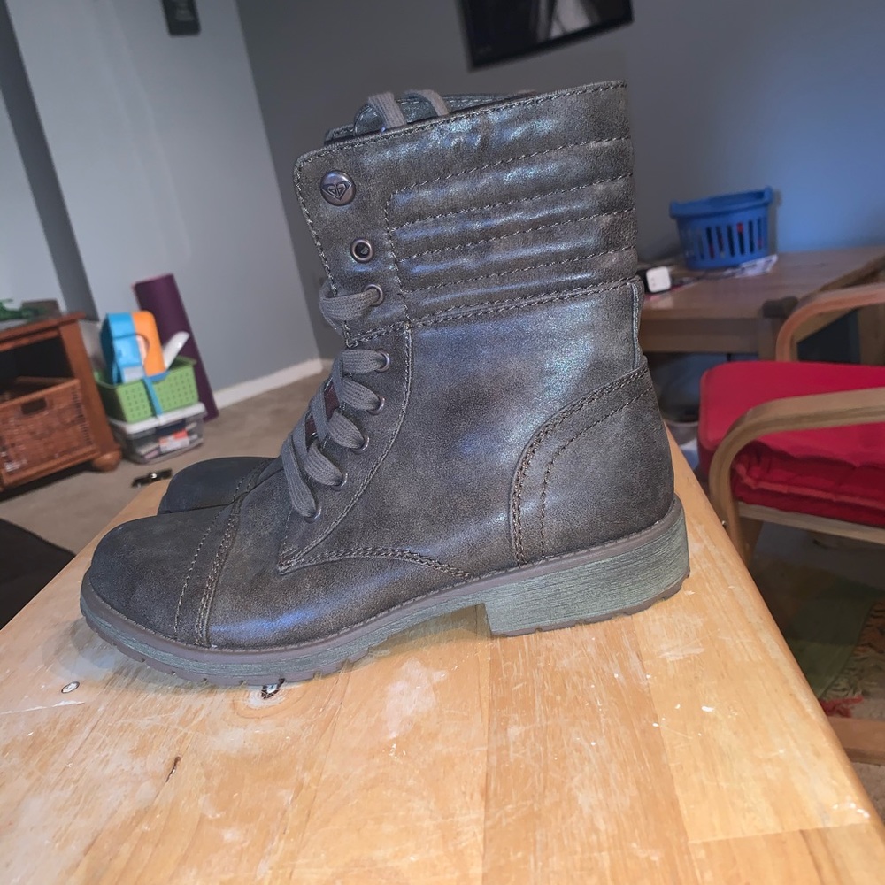Brown Roxy combat boots